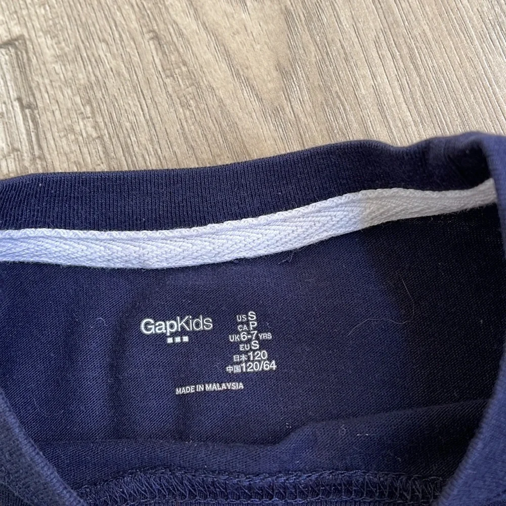 GAP / ART CLASS Bundle Boys Long Sleeve Shirts Size S (6/7)